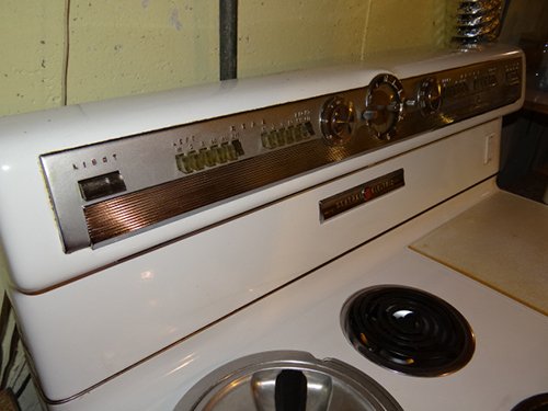 Property photo 62 - Personal Property Auction, Furniture, Glassware, Pictures, Kitchen Appliances, Household, Fishing Gear, Vintage Cameras, Electronics, Toys, Games